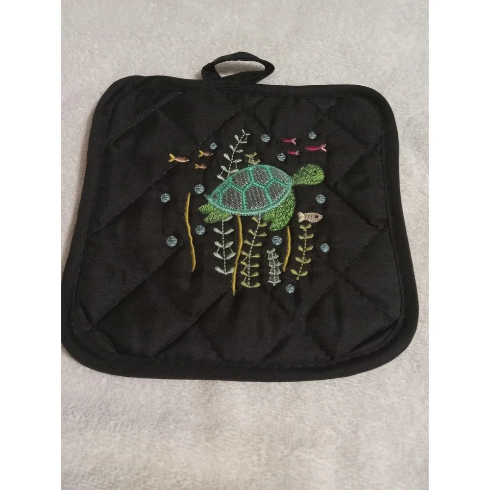 Embroidered Turtle Pot Holder Quilted Kitchen Heat Resistant Potholder Oven Mitt